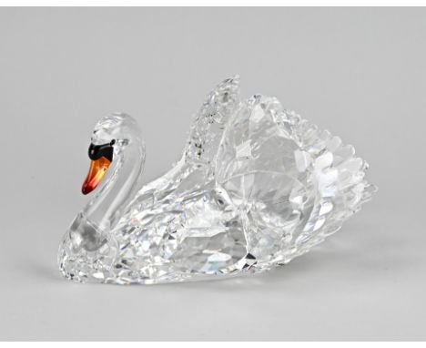 Large crystal glass Swarovski annual piece. Swan. Graceful sparkling swan. Dimensions: 18 x 10 x 12 cm. In good condition.