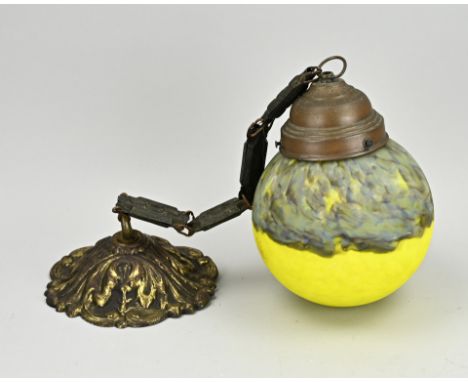 Müller Freres antique spherical glass pendant lamp. Circa 1910. Dimensions: Ø 14 cm. In good condition.