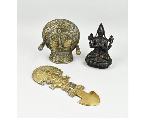 Three parts bronze/brass. 20th century. 1x Buddha. 2x Peru. Size: 18 - 28 cm. In good condition.