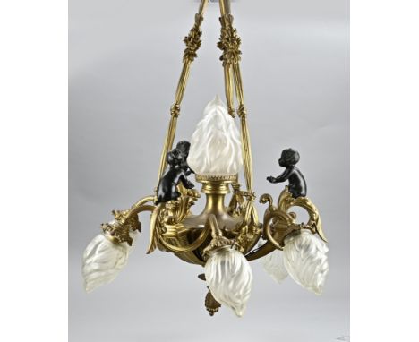 Antique, heavy bronze hanging lamp with putti. Circa 1900. Dimensions: 80 x Ø 60 cm. In good condition.