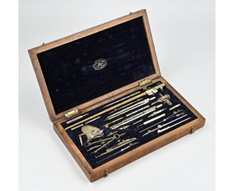 Elaborate, antique compass box made of mahogany. EC Richter &amp; Cn. Circa 1900. Dimensions: 33 x 19 x 5 cm. In good conditi