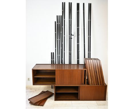 Large Osvaldo Borsani (1911 - 1985) vintage wall unit. With two wall cabinets, 140 x 45 x 45 cm. With 17x loose shelf, 70 x 2