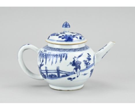 18th century Chinese porcelain teapot with figure in garden/pagoda decor. Dimensions: 13 x 7.5 x 10.5 cm. In good condition.