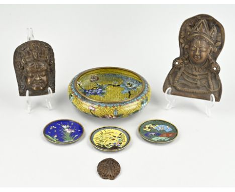 Seven parts antique Asian. Including; three cloisonné Meiji bowls (antique). One Chinese cloisonné bowl with floral decoratio