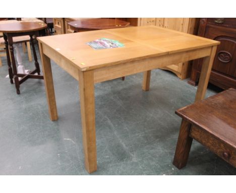 Modern extending light oak kitchen table, height 74 cm length 120 cm, width 80 cm