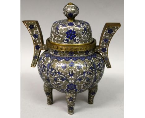 A 19TH/20TH CENTURY CHINESE CLOISONNE CENSER & COVER, the body of quatrefoil section, the sides decorated with foliage in blu