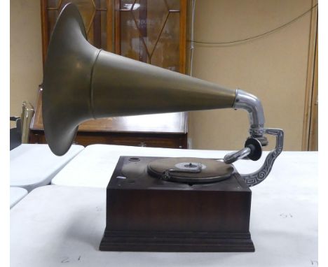 Vintage gramophone marked His Masters voice No 5a, The Gramophone Co Ltd Hayes MiddlesexCOLLECTION OR COURIER ONLY