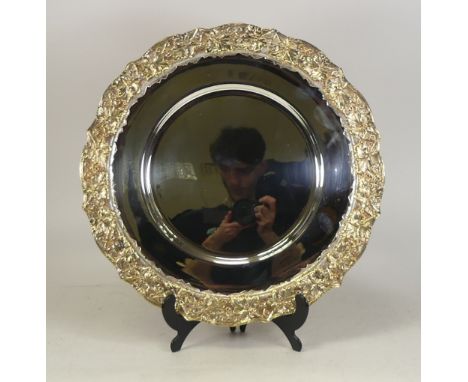De Lamerie Fine silver plated gilt layplate/tray, specially made high end quality item, new and Made in England. Diameter: 32