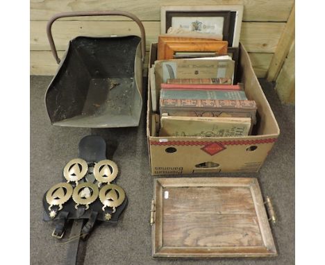 A box of pictures and books, to include the International Fine Arts Exhibition Rome 1911, an album of Victorian Christmas car