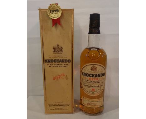 A boxed bottle of Knockando, 1976 season (bottled 1989), Pure Single Malt Scotch Whisky, 75CL (40% volume).