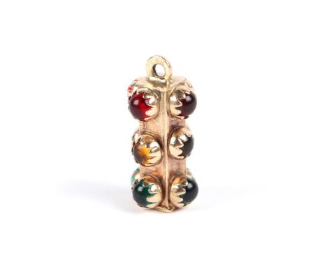 A 9ct gold traffic light charm or pendant, 3.9g.