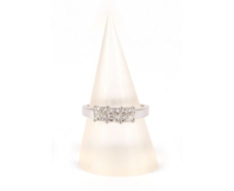 An 18ct white gold diamond ring, approx UK size L, 3.4g.Condition ReportIn good condition.