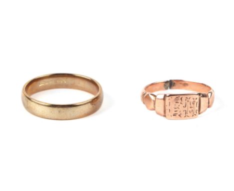 A 9ct gold wedding band, approx UK size O; together with a yellow metal signet ring (cut), total weight 7.5g (2).
