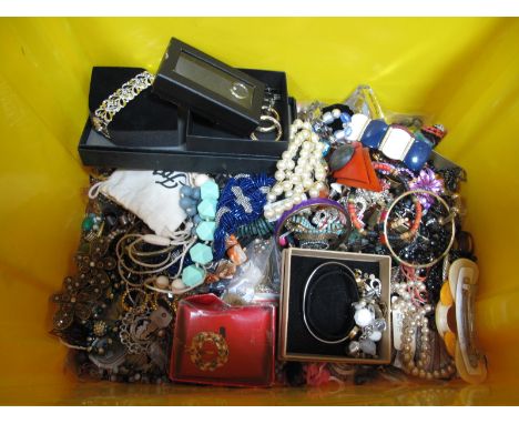 A Mixed Lot of Assorted Costume Jewellery, including imitation pearl bead necklaces, hair accessories, gilt coloured fancy ch