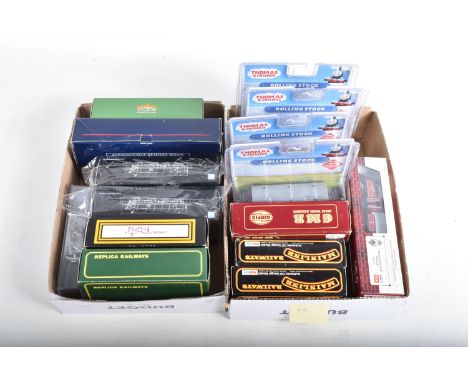 A COLLECTION OF OO GAUGE DETAILED RAILWAY ACCESSORIES, to include two boxed Bachmann Branchline wagons, a Bogie Covered Goods