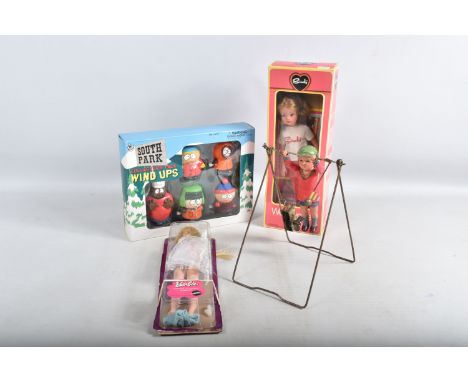 A BOXED 1970'S SINDY 'WEEKENDER' DOLL, No.44613, appears complete and in good condition, very minor yellowing to shirt, rubbe