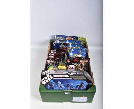 A TRAY OF BOXED STAR WARS SETS AND FIGURES, to include a Vol 1 Clone Wars Battle Pack Ambush on Ilum, numbered 87213 77-07, a