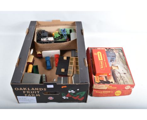 A BOXED TRI-ANG RAILWAYS OO GAUGE TRAIN SET, No.RPC, comprising Steeple Cab 0-4-0 electric locomotive with dummy pantograph i