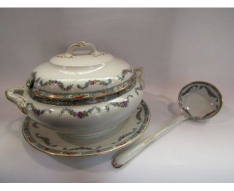 A Victorian Chelsea/Losol Ware lidded soup tureen with ladle and dish, 28cm tall