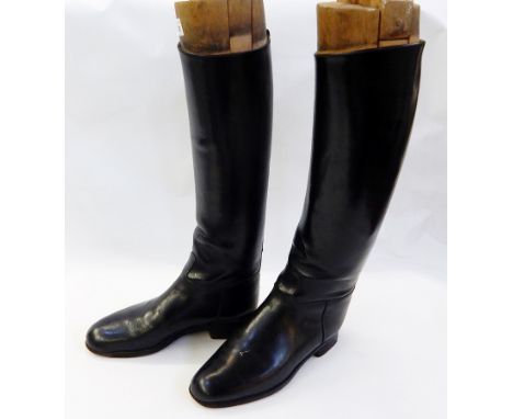 Pair of gentleman's black leather hunting boots with fitted wooded trees and back protector (adult, large) (2) Live Bidding: 