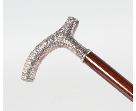 A CHINESE SILVER HANDLED WALKING STICK.