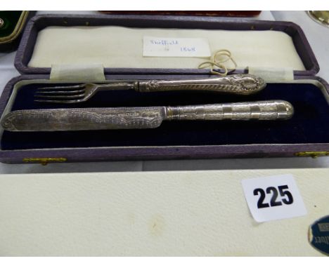 CASED HM SHEFFIELD SILVER TRAVELLING KNIFE AND FORK , HM BIRMINGHAM SILVER TEASPOON AND STERLING SILVER HANDLED CHEESE KNIFE