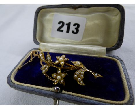 15CT YELLOW GOLD VICTORIAN FLORAL SPRAY SEED PEARL BAR BACK BROOCH WITH SAFETY CHAIN 