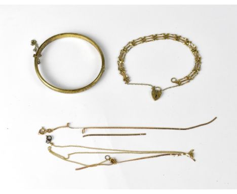 A small mixed lot of jewellery comprising a gold plated hallmarked silver hinged bangle, Joseph Smith &amp; Sons Ltd, Birming