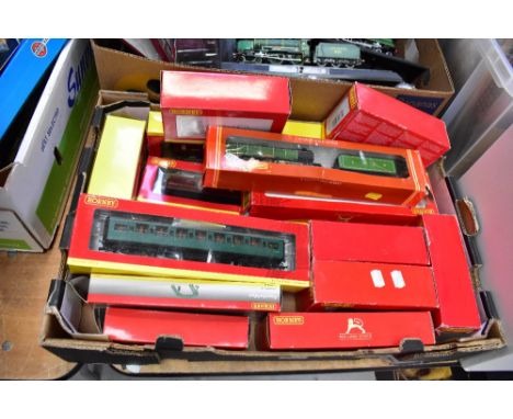 HORNBY DUBLO; a quantity of scale models to include rolling stock 'Passenger Brake Van C 763', an 'MR2 Engine', an 'Industria