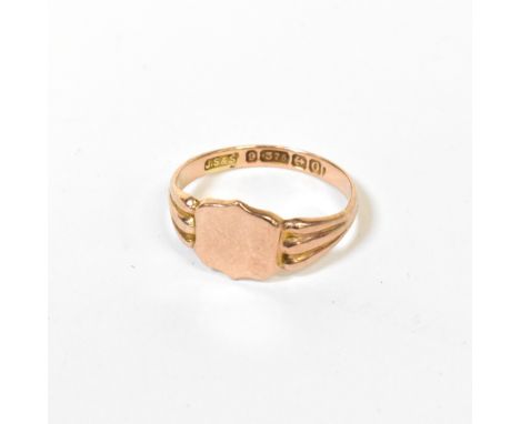 A 9ct yellow gold signet ring, size M/N, approx 2.1g.
