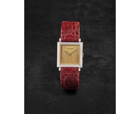 BOUCHERON. MONTRE BRACELET EN OR BLANC 18K (750) DE FORME RECTANGULAIRE MOUVEMENT MECANIQUEBOUCHERON. AN 18K WHITE GOLD MANUA