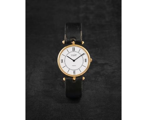 VAN CLEEF &amp; ARPELS. MONTRE BRACELET EN OR JAUNE 18K (750) DE TAILLE MEDIUM MOUVEMENT MECANIQUEVAN CLEEF &amp; ARPELS. A M