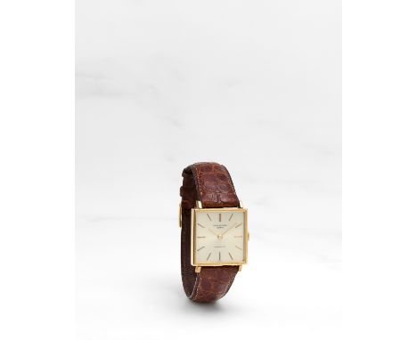 PATEK PHILIPPE. MONTRE BRACELET EN OR JAUNE 18K (750) DE FORME CARREE MOUVEMENT MECANIQUE, DOUBLE SIGNATURE HAUSMANN &amp; CO