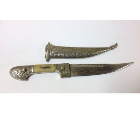 Horn dagger