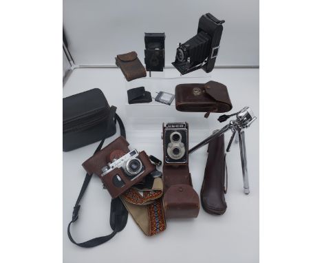 A Selection of vintage cameras to include Ensign 320 Selfix bellow camera, Kodak bellow camera, Halina Viceroy Haking's super