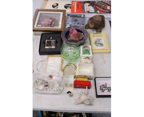A LARGE MIXED LOT TO INCLUDE A QUANTITY OF POPPY BADGES, PRE-DECIMAL AND FOREIGN COINS, A DVD, WOODEN TORTOISE, BOXED HIP FLA