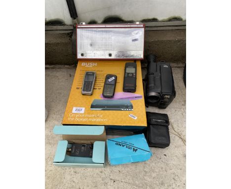 AN ASSORTMENT OF ITEMS TO INCLUDE MOBILE PHONES AND A CAMERA ETC