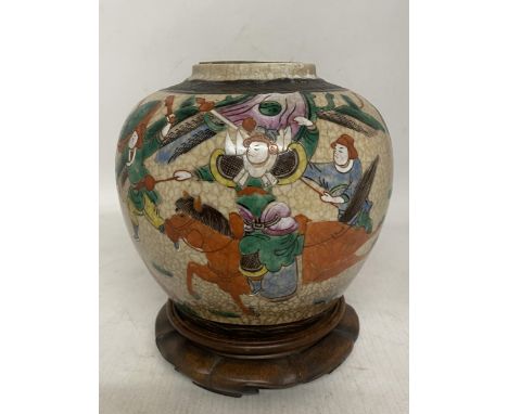 A CHINESE PORCELAIN CRACKLE GLAZE NANKING JAR/TEA CADDY PAINTED WITH WARRIOR FIGURES AND HORSES - INCISED CHARACTER MARKS TO 