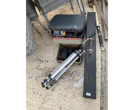 AN ASSORTMENT OF PHOTOGRAPHY ITEMS TO INCLUDE A TRIPOD STAND, A SCREEN AND CAMERA CASES ETC
