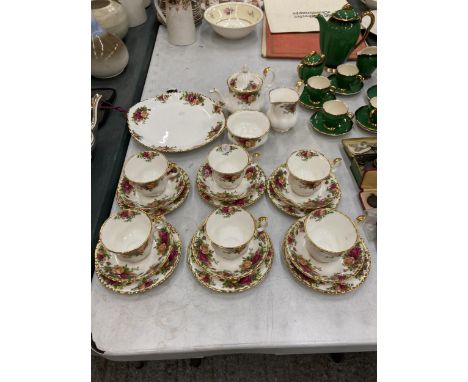 A QUANTITY OF ROYAL ALBERT 'OLD COUNTRY ROSES' TEAWARE TO INCLUDE A SMALL TEAPOT, A CAKE PLATE, SUGAR BOWL, CREAM JUG, CUPS, 
