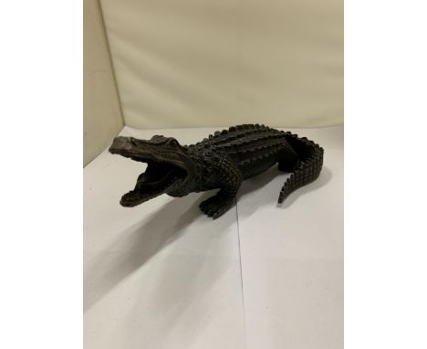 A BRONZE CROCODILE, LENGTH 23CM