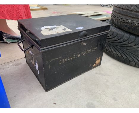 A VINTAGE EDGAR ACKERS LTD DEED BOX COMPLETE WITH KEY