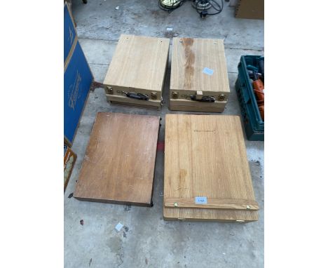 FOUR VARIOUS WOODEN ARTIST BOXES TO INCLUDE A CHATSWORTH EASEL BOX ETC