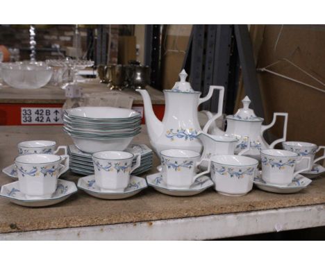 A VINTAGE JOHNSON BROTHERS 'ETERNAL BEAU' WITH BLUE RIBBON, 28 PIECE TEA/DINNER SET TO INCLUDE A TEAPOT AND COFFEE POT, PLATE