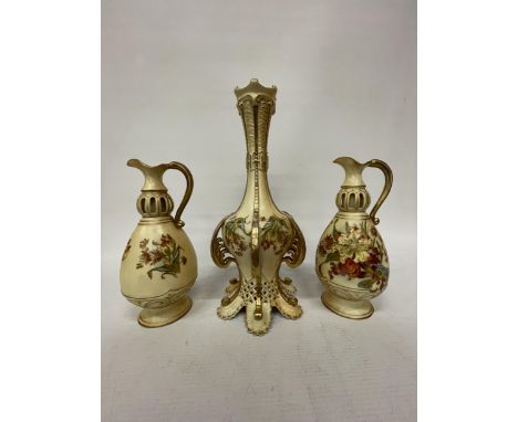 THREE PIECES OF VINTAGE CONTINENTAL, POSSIBLY GERMAN CERAMICS, IN THE STYLE OF ROYAL WORCESTER, TO INCLUDE A PAIR OF JUGS AND