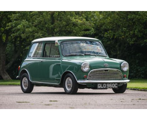 Smart, mid-sixties, Mini 850 finished in the classic Cooper colours of Almond Green and Old English White. An original UK-sup