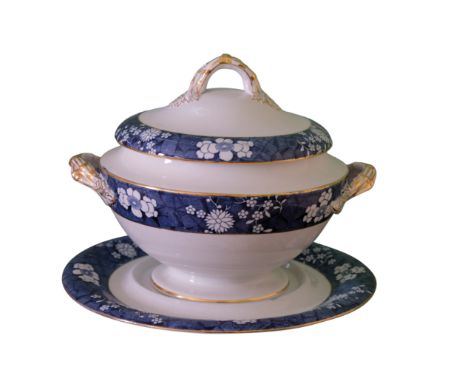 A COPELAND LATE SPODE SAUCE TUREEN, COVER AND STAND, 27cm