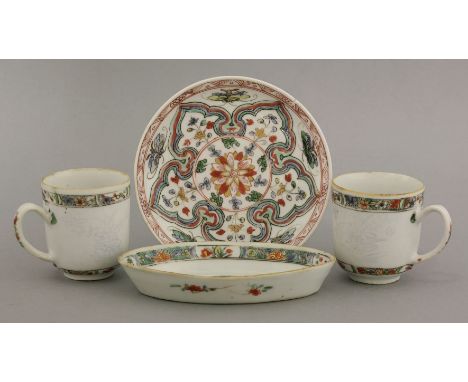 Famille Verte, Kangxi (1662-1722), comprising:two coffee cups, each pencilled in pale blue on the white band between enamelle