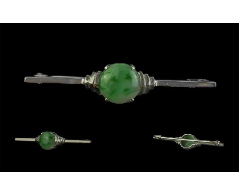 9ct White Gold Jade Set Brooch -  with a Central Green Jade Stone, length 14mm.