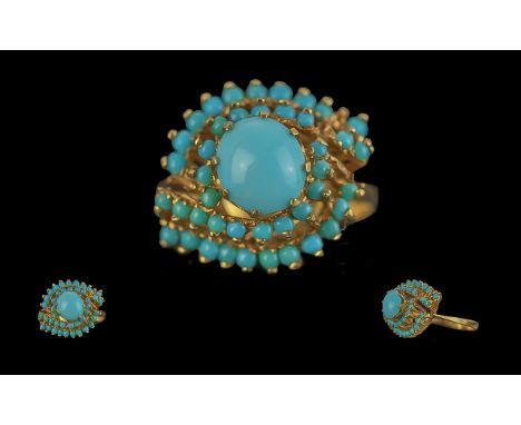 Ladies - 18ct Gold Pleasing Turquoise Set Cluster Ring, Tests 18ct Gold. Well Matched Turquoise Stones of Excellent Colour. R